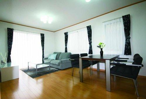 Same specifications photos (living)