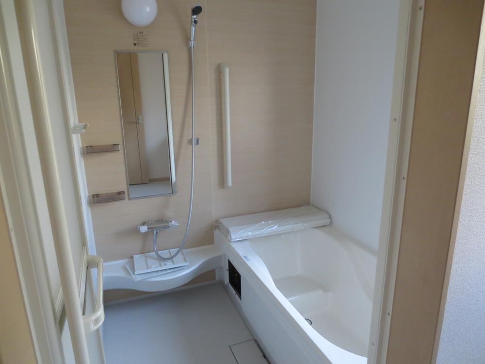 Bathroom. Spacious bathroom (September 2013) Shooting