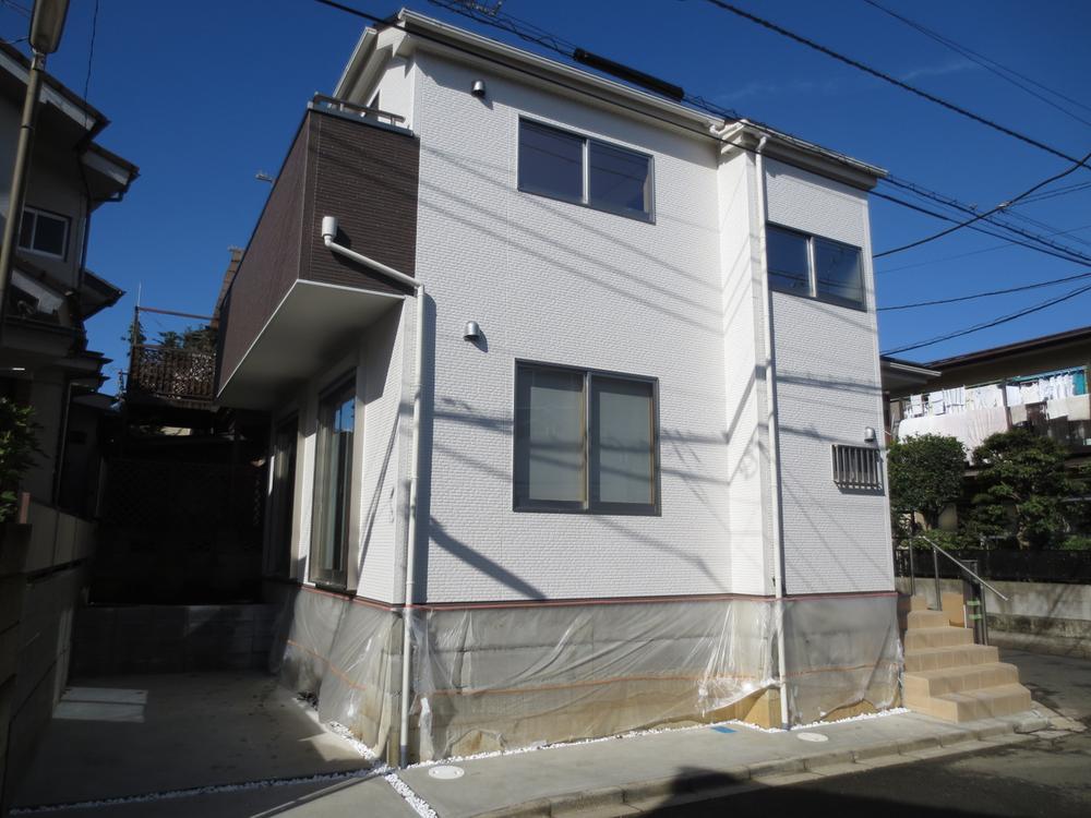 Local photos, including front road. Day is good! !