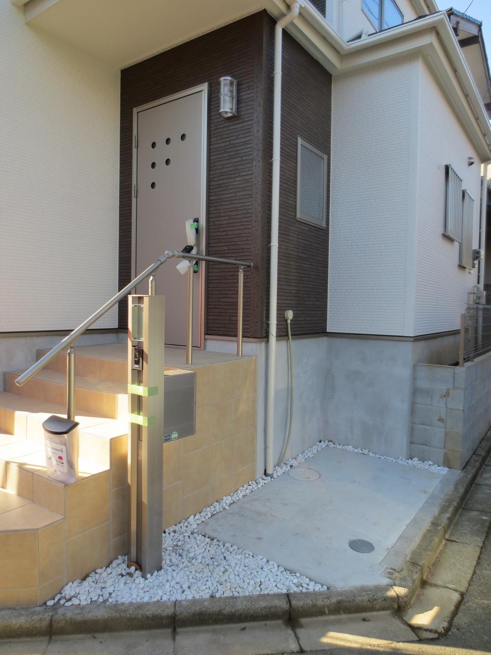 Entrance. Also secured bicycle storage! !