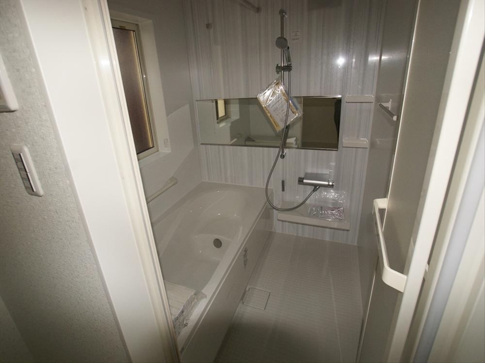 Bathroom. <13 Building>