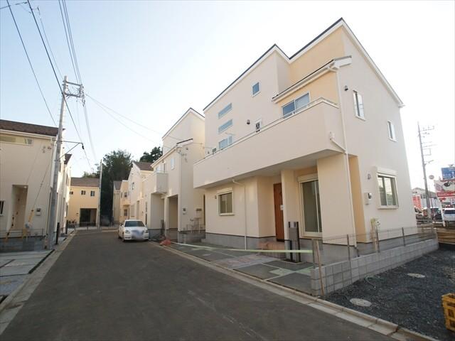 Local photos, including front road. Front Spacious 6m road