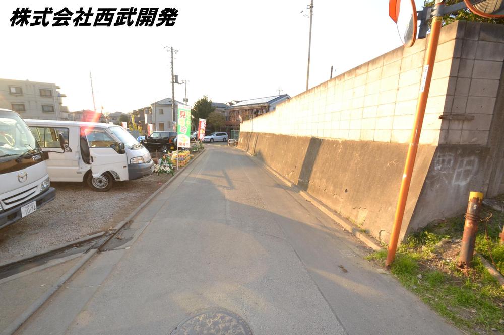 Local photos, including front road. Local (12 May 2013) Shooting