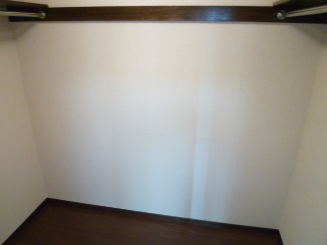 Receipt. It is a photograph of another room in the same building.