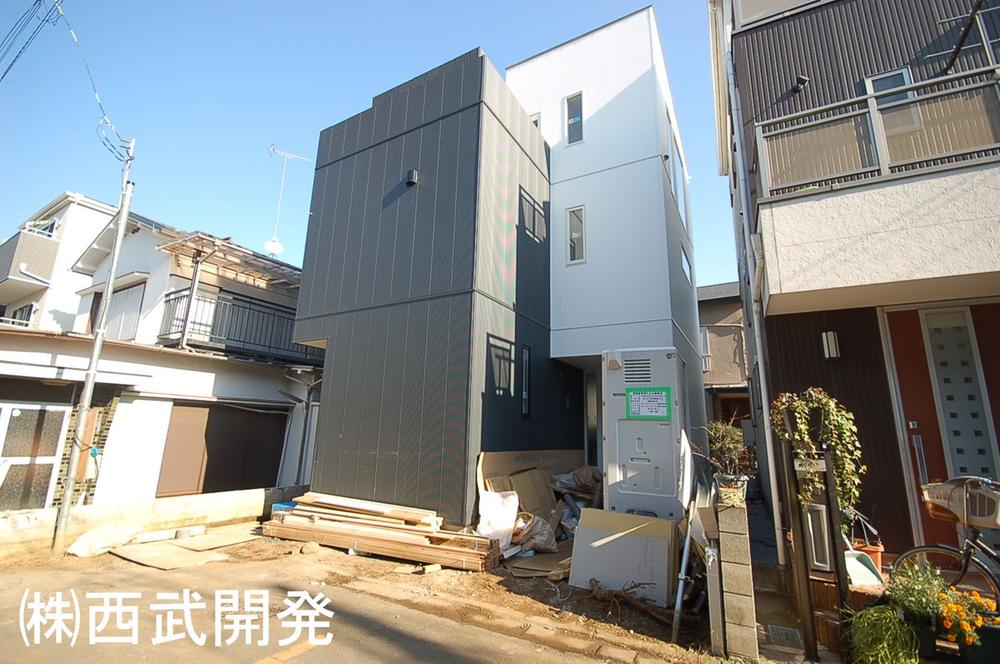 Local appearance photo. Local (12 May 2013) Shooting