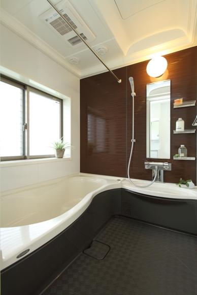 Other Equipment. The bathroom suppressing generation of mold, Also we have established a convenient bathroom ventilation heating dryer to dry laundry on a rainy day. (Same specifications)