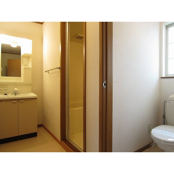 Washroom. Other image