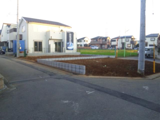 Local appearance photo. Local (12 May 2013) Shooting