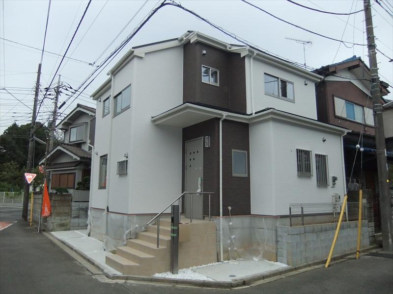 Local appearance photo. Northeast corner lot! 