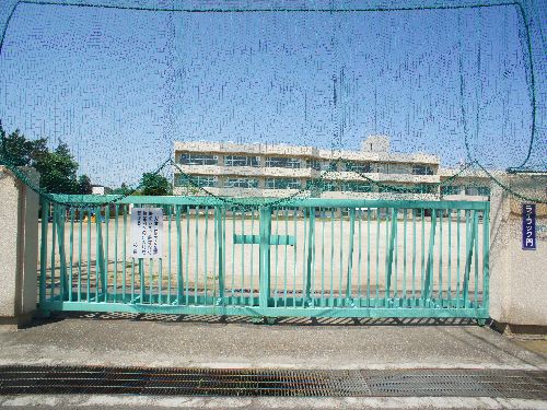 Primary school. Ishigami up to elementary school (elementary school) 240m