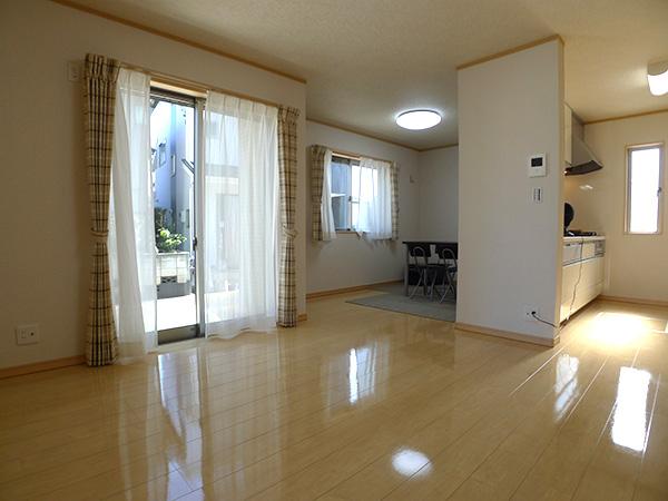 Living. Indoor (September 2013) Shooting 18 Building