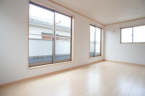 Living. A spacious and airy living room Indoor (10 May 2013) Shooting Stage II 1 Building