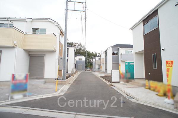 Local photos, including front road. Local (10 May 2013) Shooting