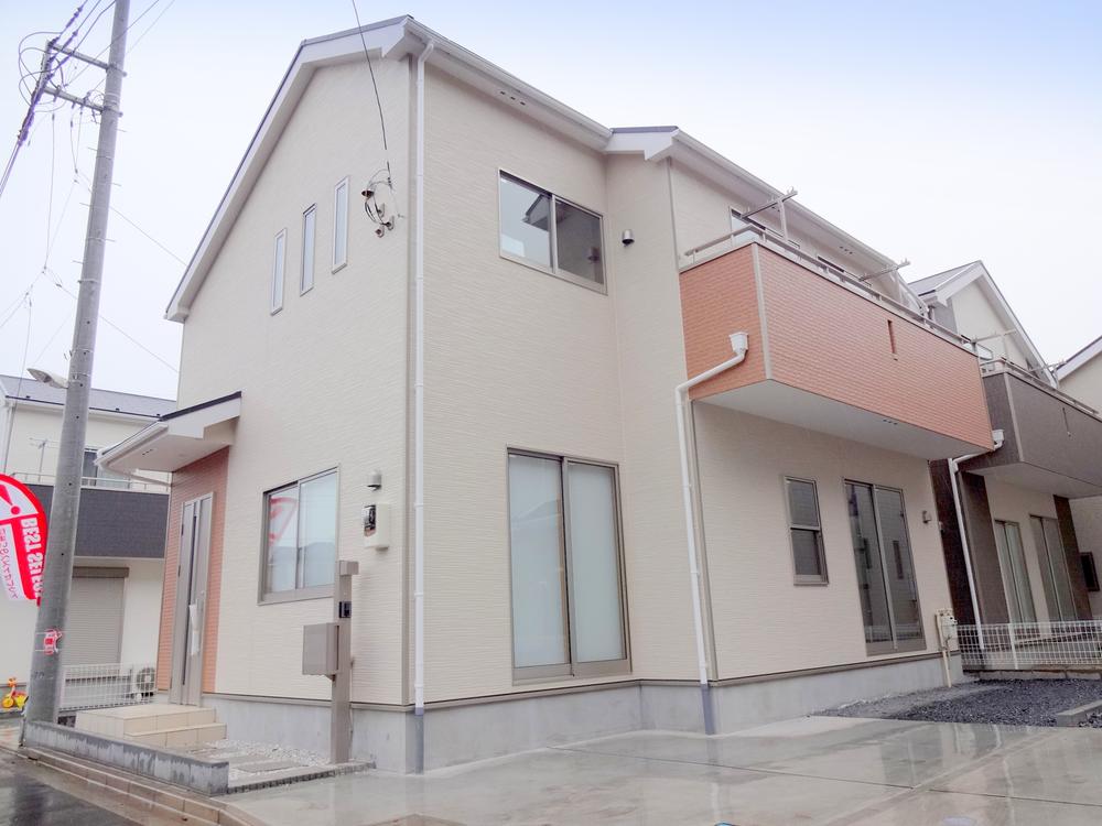 Local appearance photo. Local (11 May 2013) Shooting