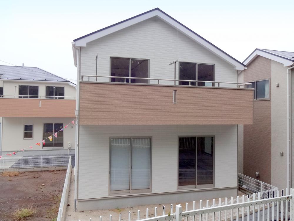 Local appearance photo. Local (11 May 2013) Shooting