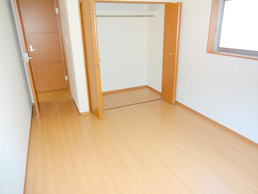 Non-living room. Indoor (11 May 2013) Shooting