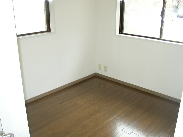 Other room space. Another room is a room photo. (Inverted type)