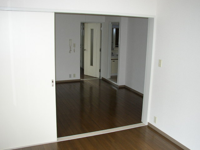 Living and room. The same is by Property of the room