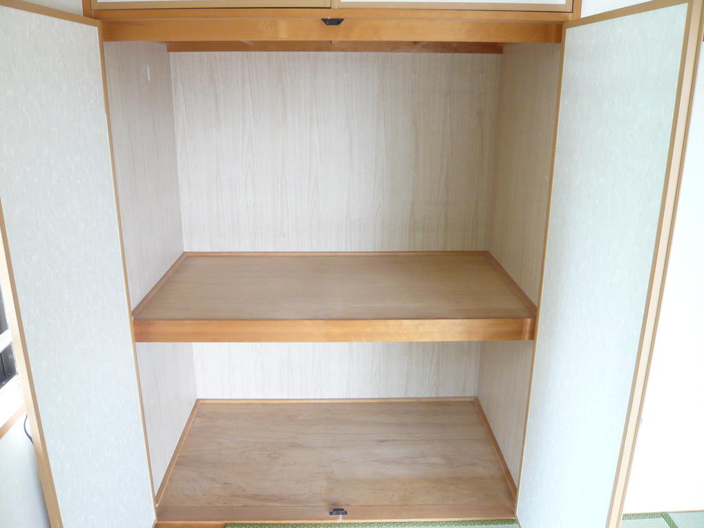 Receipt. It is a photograph of another room.