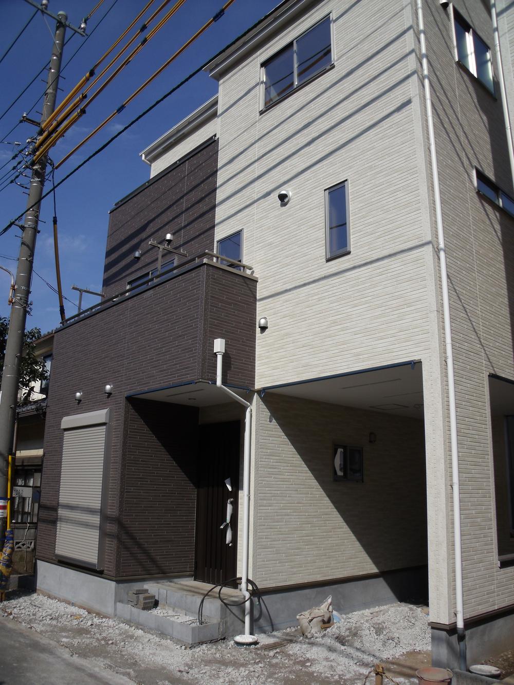 Local appearance photo. Local (11 May 2013) Shooting