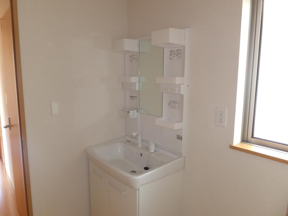 Wash basin, toilet. Indoor (10 May 2013) Shooting