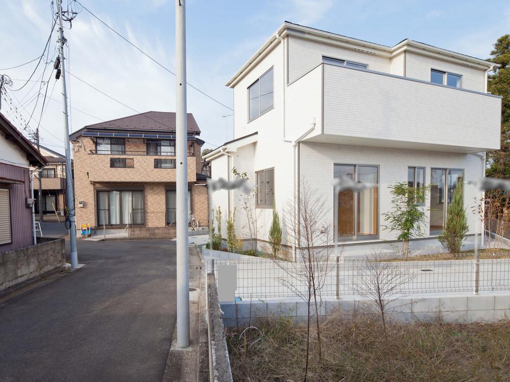 Local appearance photo. Local (10 May 2013) Shooting