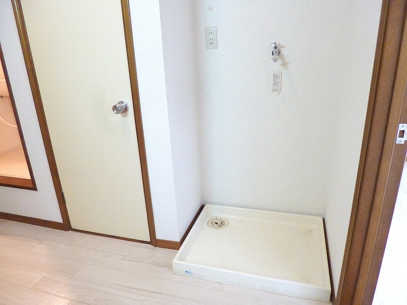 Other room space. Washing machine Storage