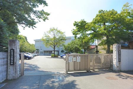 Primary school. Owada in the 560m also safe walk 7 minutes away to school every day for children up to elementary school there is a primary school