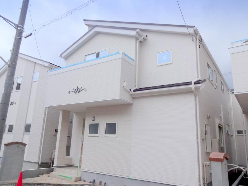 Local appearance photo. Local (11 May 2013) Shooting