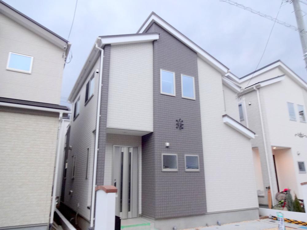 Local appearance photo. Local (11 May 2013) Shooting