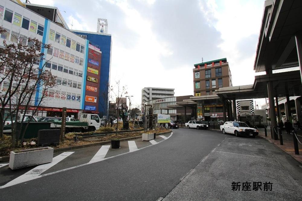 station. 1120m to niiza station