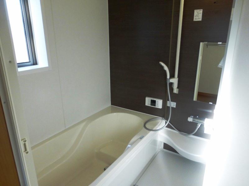 Bathroom. Building 2 Interior (October 2013) Shooting