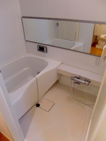 Bath.  ◆ Large bathroom ◆ 