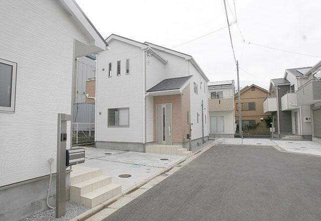 Local appearance photo. Local (10 May 2013) Shooting