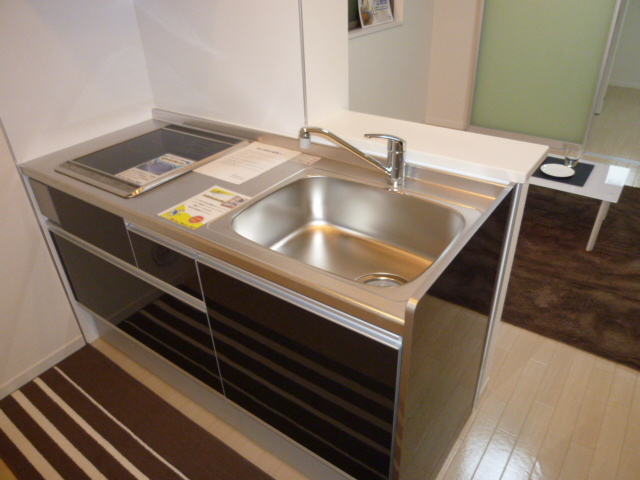 Kitchen. Photos of the model room is