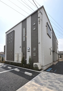 Building appearance. Yes AB Building, Day is good