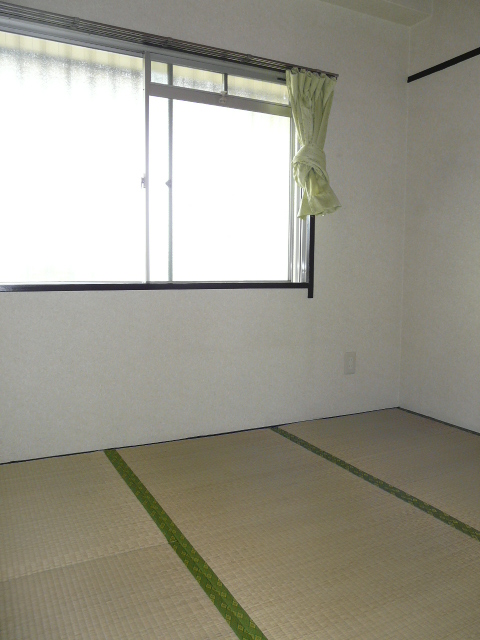Other room space. Japanese-style room 4.5 Pledge