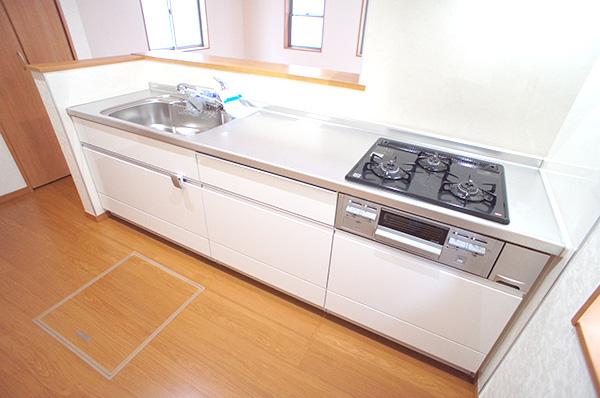 Kitchen. Face-to-face kitchen can feel your family close Indoor (10 May 2013) Shooting 1 Building