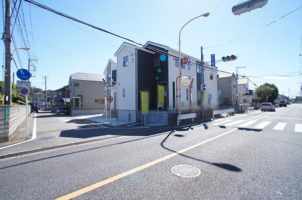 Local photos, including front road. Local (10 May 2013) Shooting