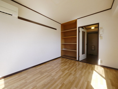 Living and room. A bright room