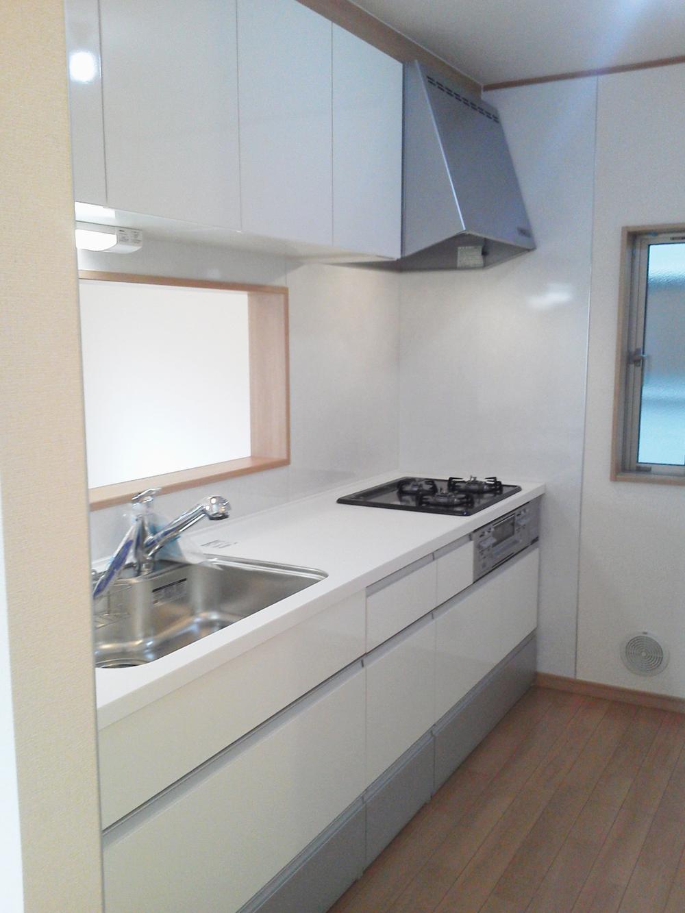 Other Equipment. To take full advantage of the dead space of the feet, The pursuit of storage capacity and ease of use "slide type"