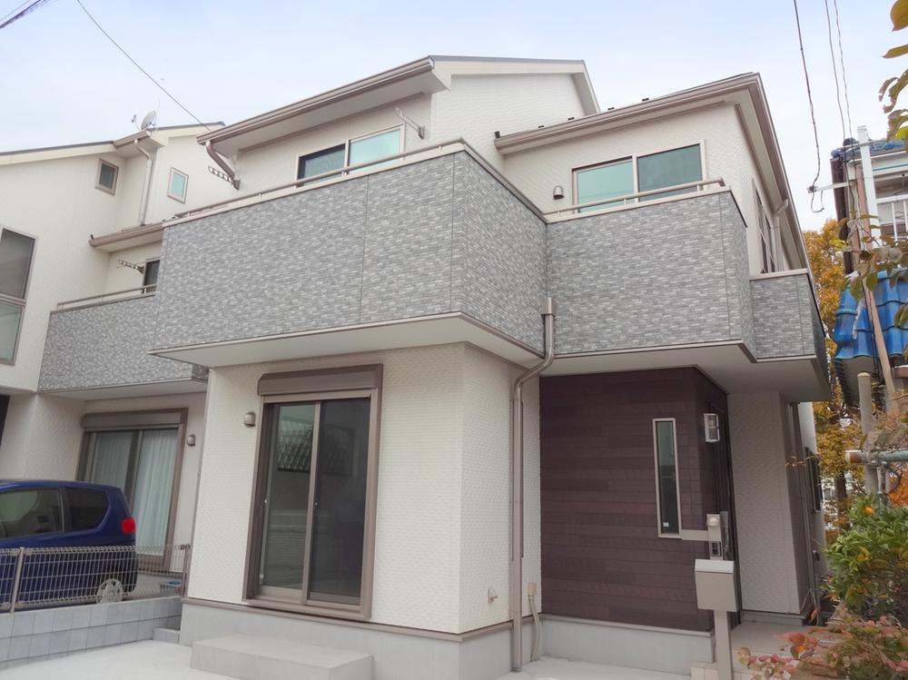 Local appearance photo. Local (11 May 2013) Shooting