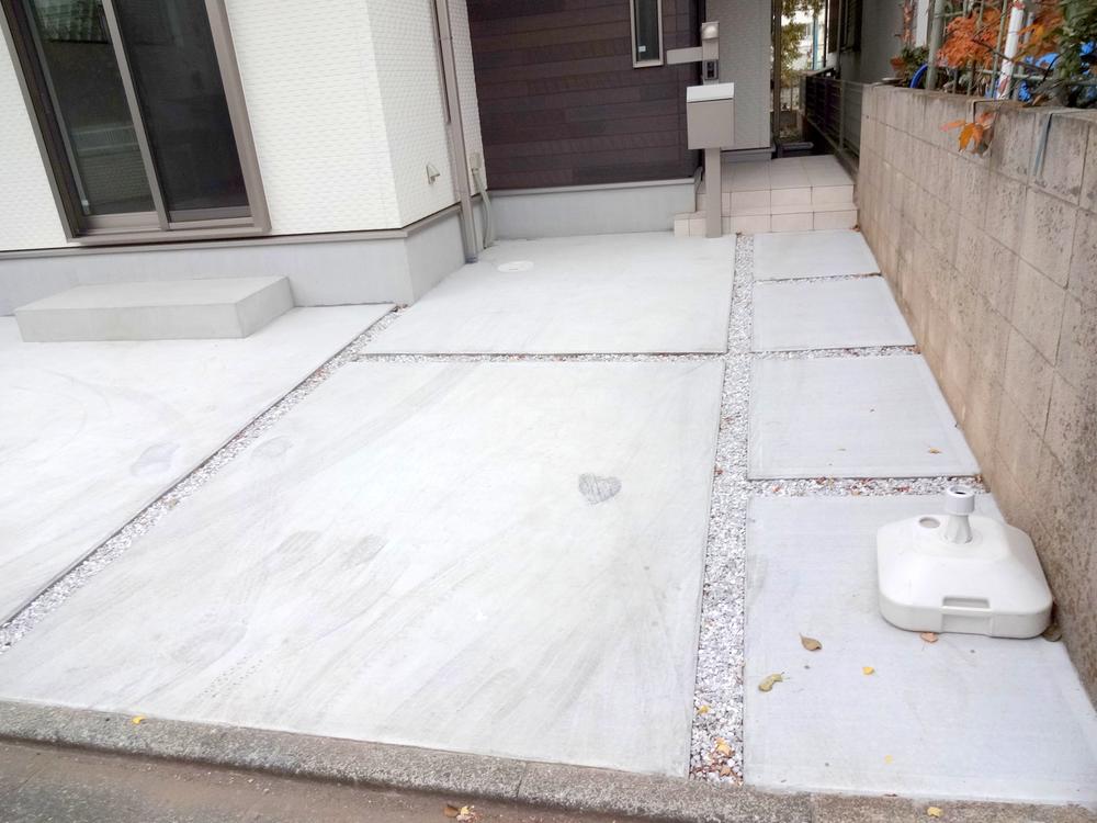 Parking lot. Local (11 May 2013) Shooting