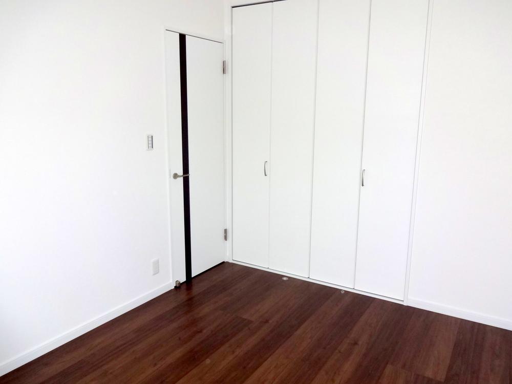 Non-living room. Indoor (11 May 2013) Shooting