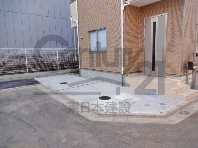 Parking lot. Local (11 May 2013) Shooting