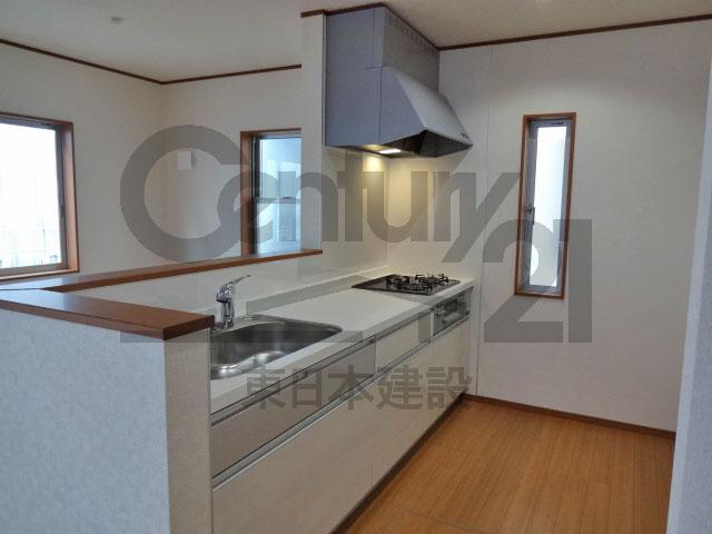 Kitchen. Local (11 May 2013) Shooting