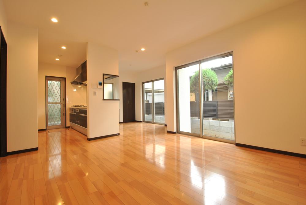 Living. Indoor (11 May 2013) Shooting