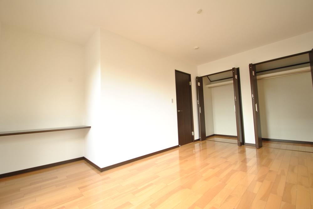 Non-living room. Indoor (11 May 2013) Shooting