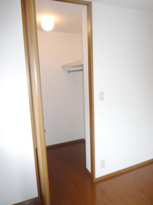 Receipt. Walk-in closet