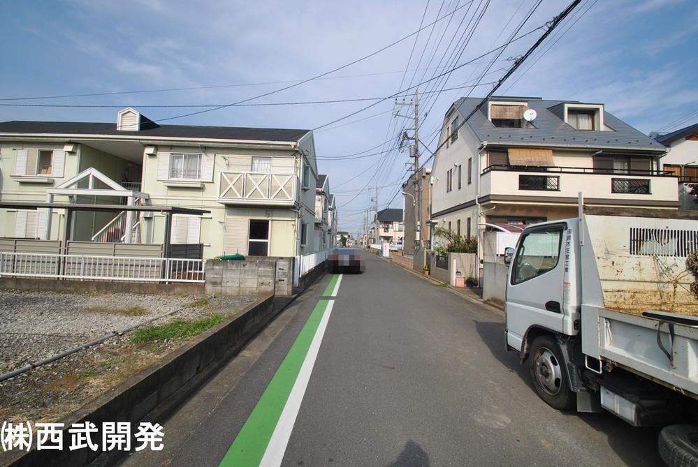 Local photos, including front road. Local (10 May 2013) Shooting